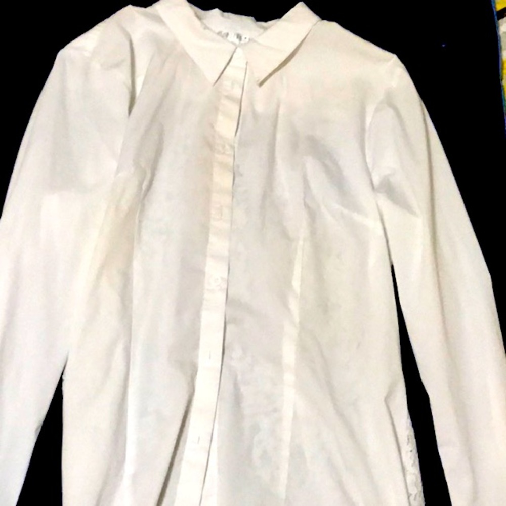 Size Medium, brand VENUS. Color white